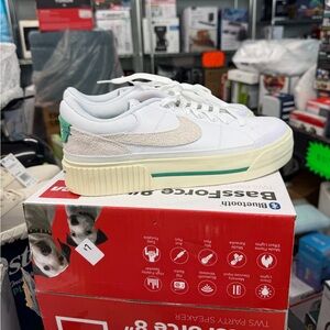 Nike Court Legacy Lift Size 8.5